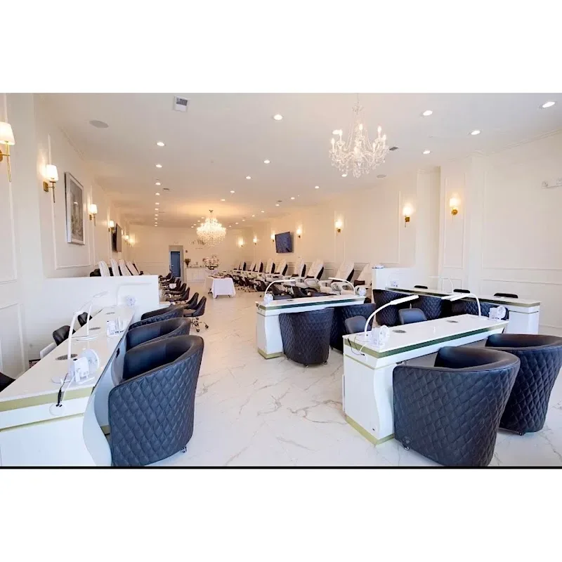 La' Vogue Nails & Spa — Nail salon in Oak Brook